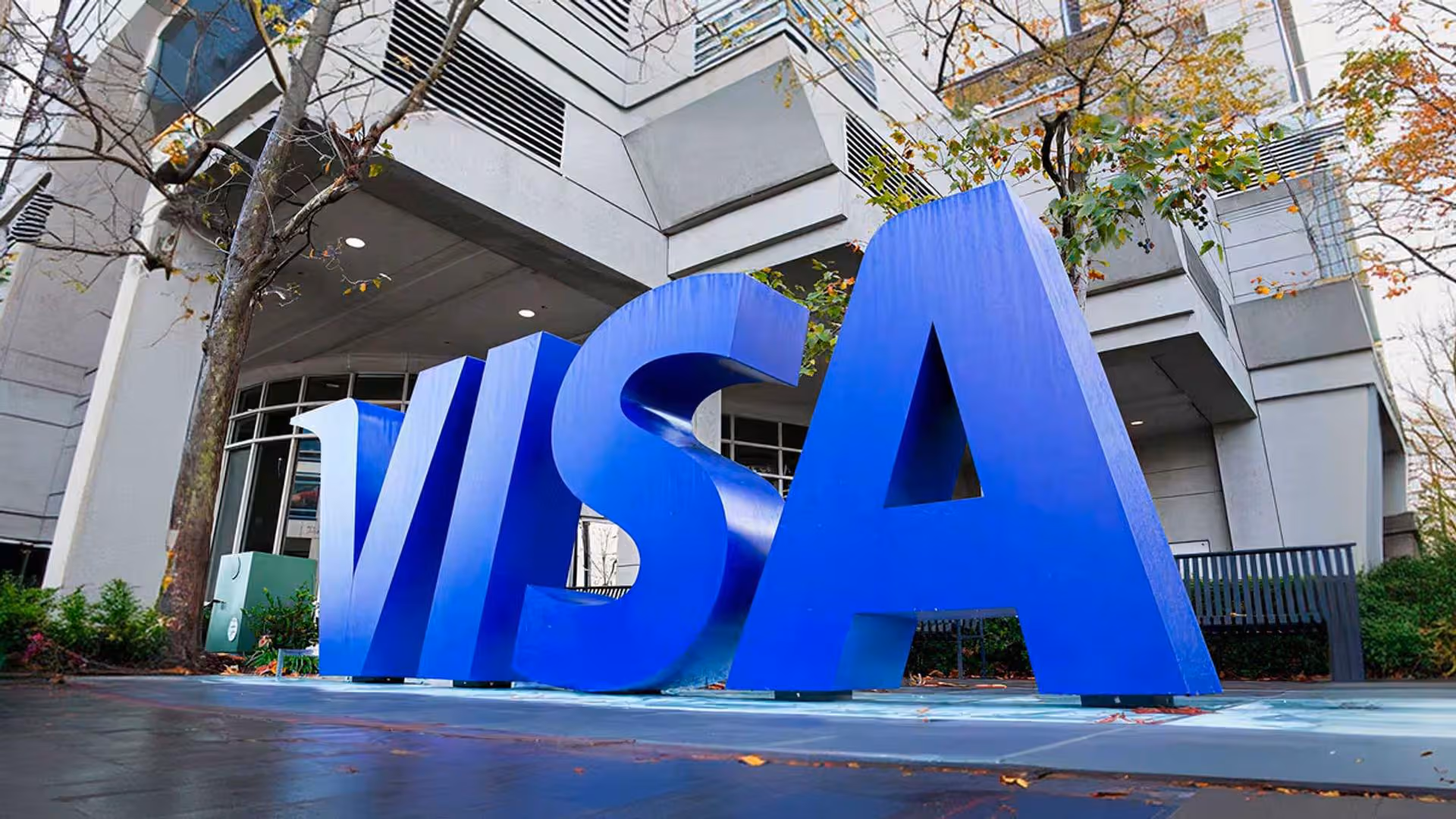 Visa is building stablecoin infrastructure for banks, and that changes the story